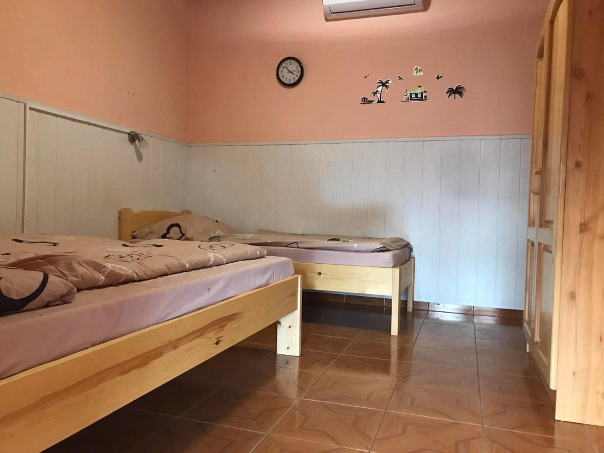 Tahiti Apartman Διαμέρισμα Hajdúszoboszló Εξωτερικό φωτογραφία