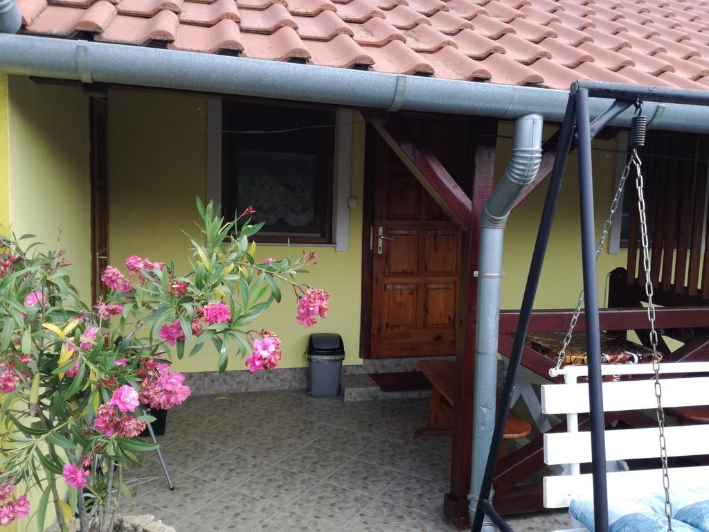 Tahiti Apartman Διαμέρισμα Hajdúszoboszló Εξωτερικό φωτογραφία